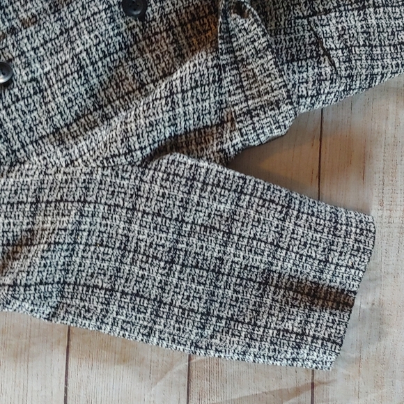 Woven Cropped Sleeve Jacket - Picture 3 of 7